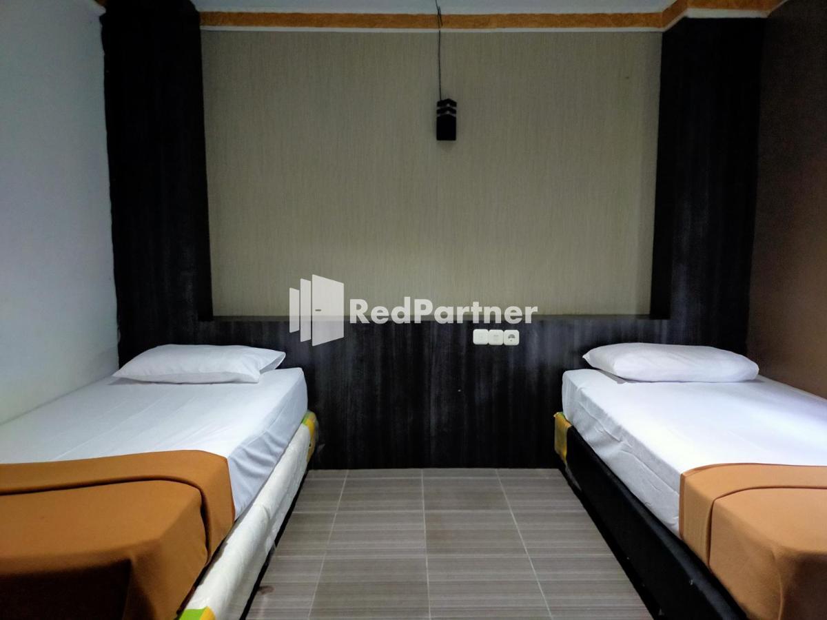 Hotel Ayu Lestari Ternate Redpartner Экстерьер фото