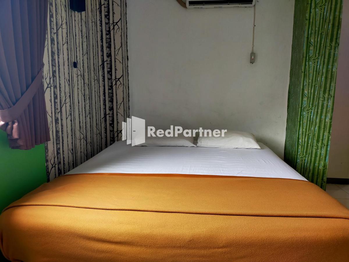 Hotel Ayu Lestari Ternate Redpartner Экстерьер фото