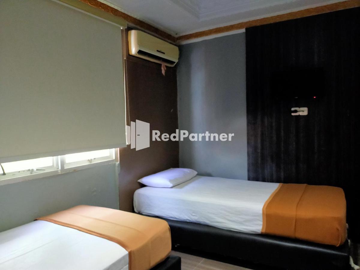 Hotel Ayu Lestari Ternate Redpartner Экстерьер фото