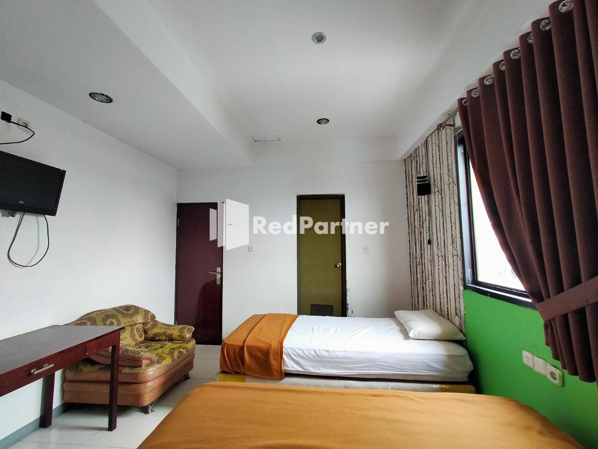 Hotel Ayu Lestari Ternate Redpartner Экстерьер фото