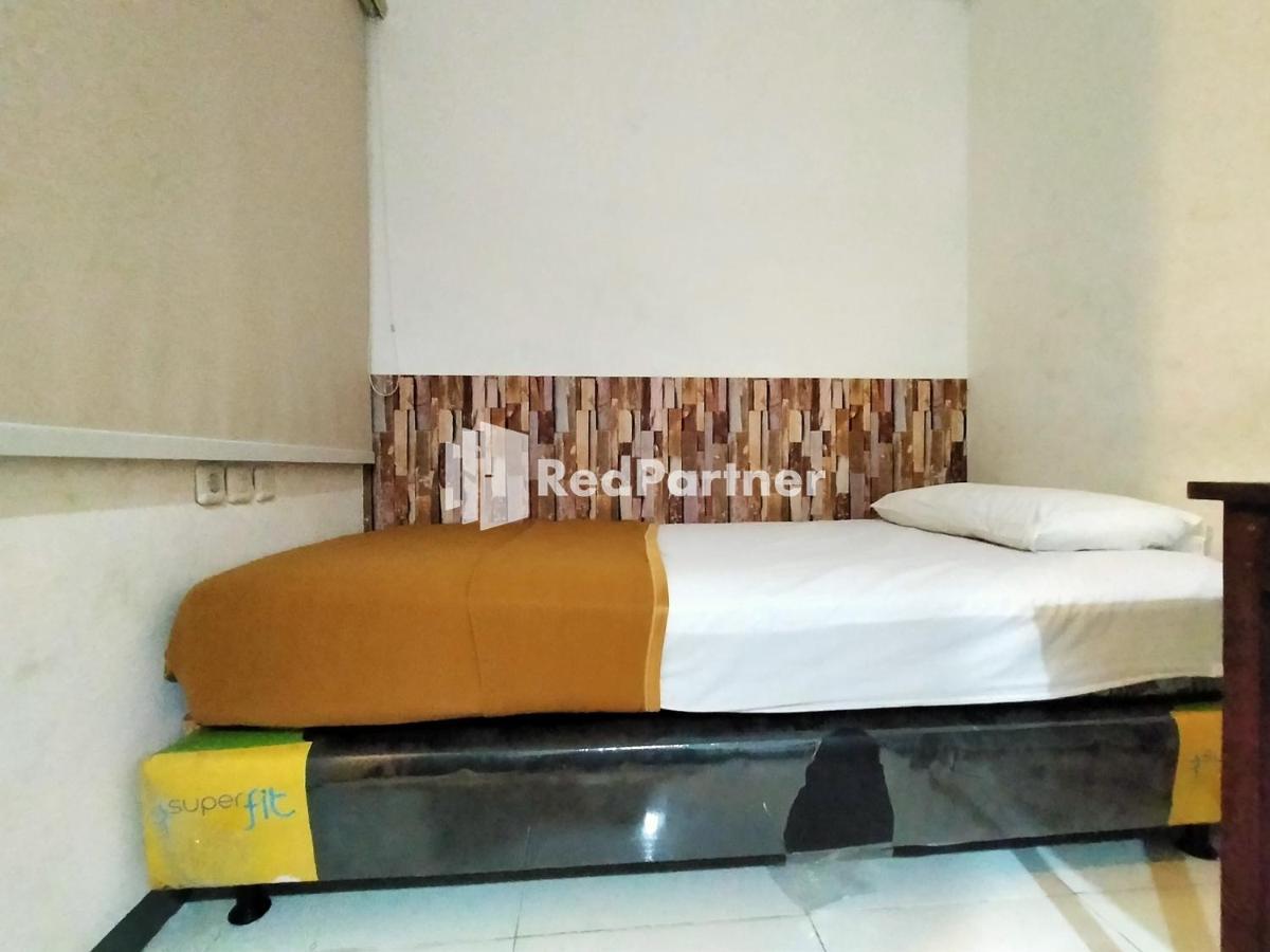 Hotel Ayu Lestari Ternate Redpartner Экстерьер фото