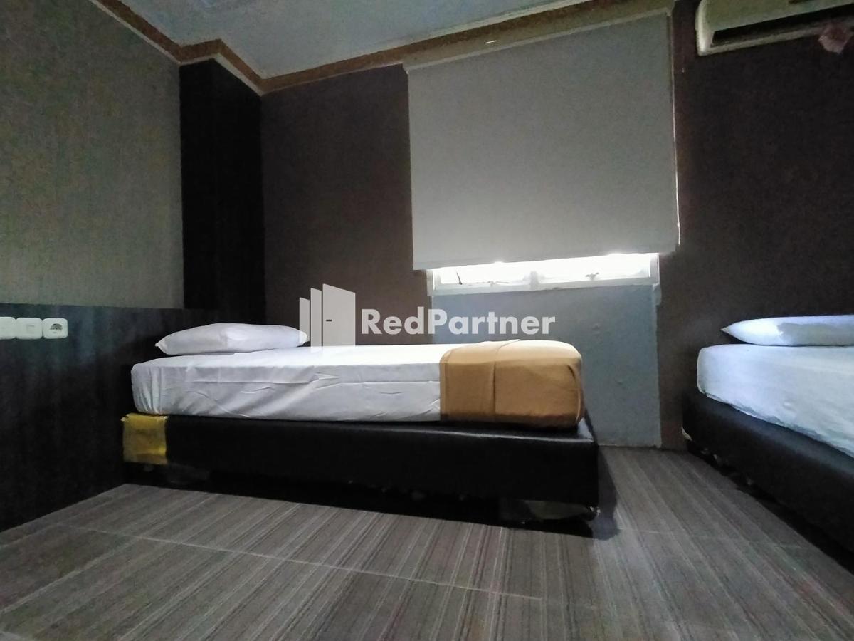 Hotel Ayu Lestari Ternate Redpartner Экстерьер фото