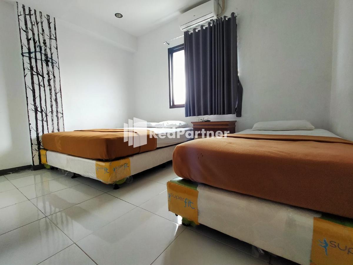 Hotel Ayu Lestari Ternate Redpartner Экстерьер фото